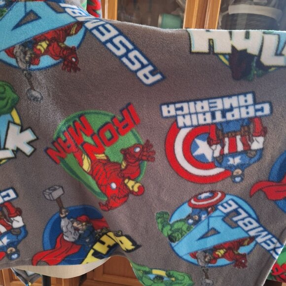 Handmade Avengers Fleece Poncho M Medium Cape With Hood & Pocket Hulk Iron Man - Picture 13 of 16